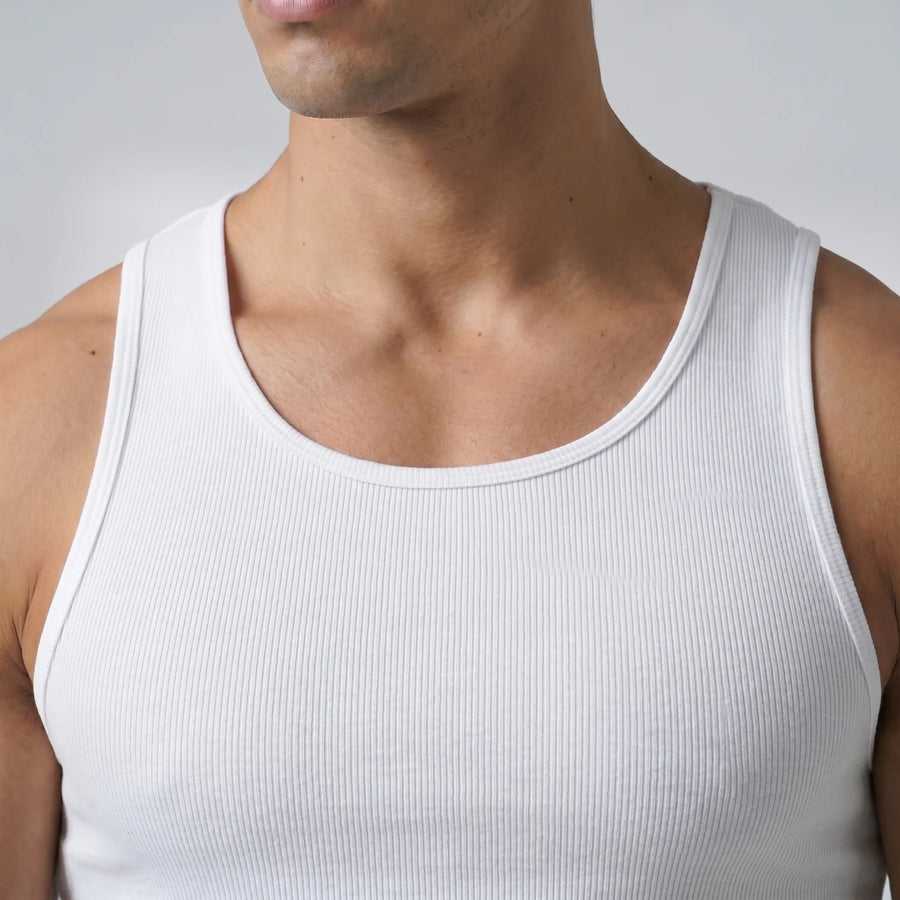 Structured neckline
